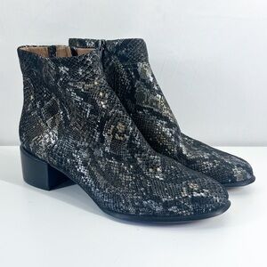 Vionic Kamryn in Pewter Boa Snakeskin Leather Ankle Booties Size 9
